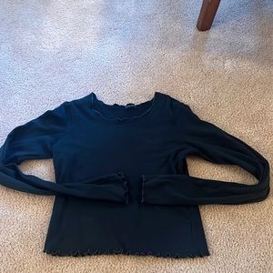 Brandy Melville cropped long sleeve tee fits xs/s